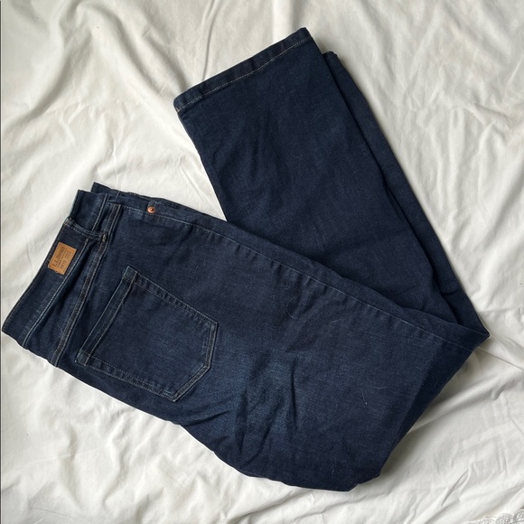 L.L. Bean Favorite Fit Thermal Size 18 Coolmax Dark Blue Straight Jeans - Picture 1 of 3